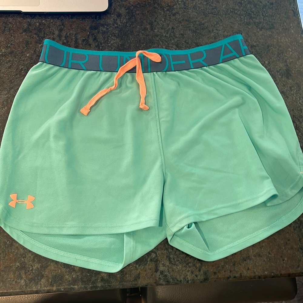 Heat Gear by Under Armour athletic shorts SIZE: SMALL